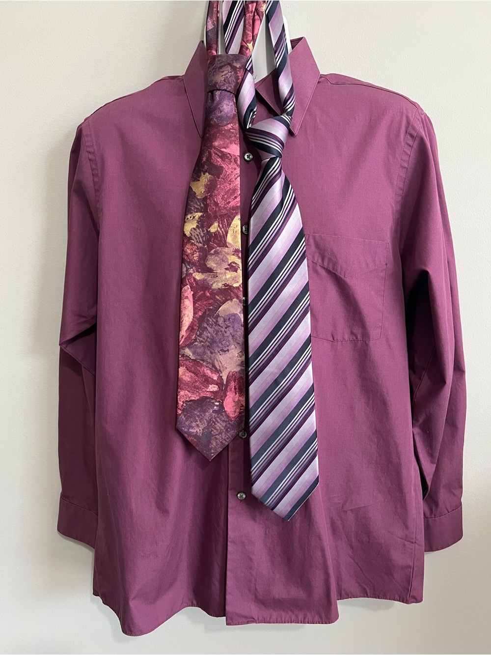 Van Heusen Men's Size L (16) 34/35 Purple Long Sleeve Dress Shirt with 2 Ties
